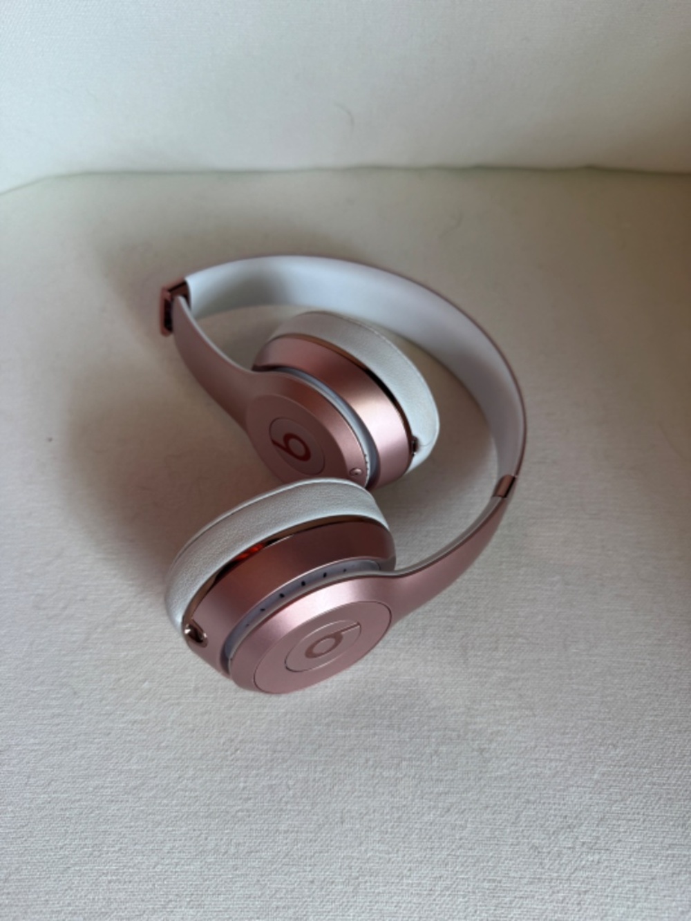 Beats Solo3 Wireless On-Ear Headphones - Apple W1 Headphone Chip, Class 1 Blueto - Picture 3 of 3